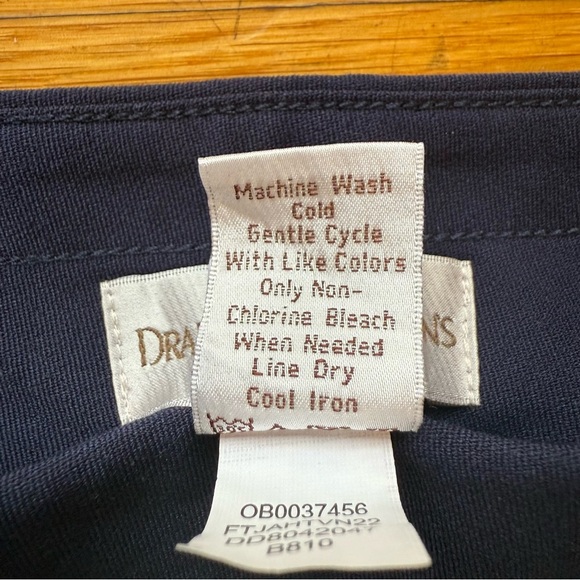 Blue Cropped Pants with Elastic Waistband - Picture 5 of 6